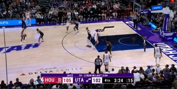 艰苦奋斗！爵士2分钟表里着花打出10-2的抨击波赶紧迫近比分体育集锦