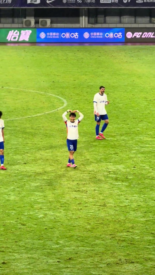 谢文能的内助晒出谢文能与她互动的视频体育赛事直播