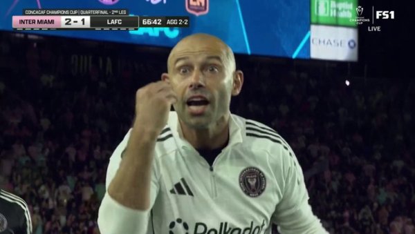 小马哥暴怒！迈阿密第3球越位被吹，马斯切纳诺洋洋同意极为不悦体育录像/图片