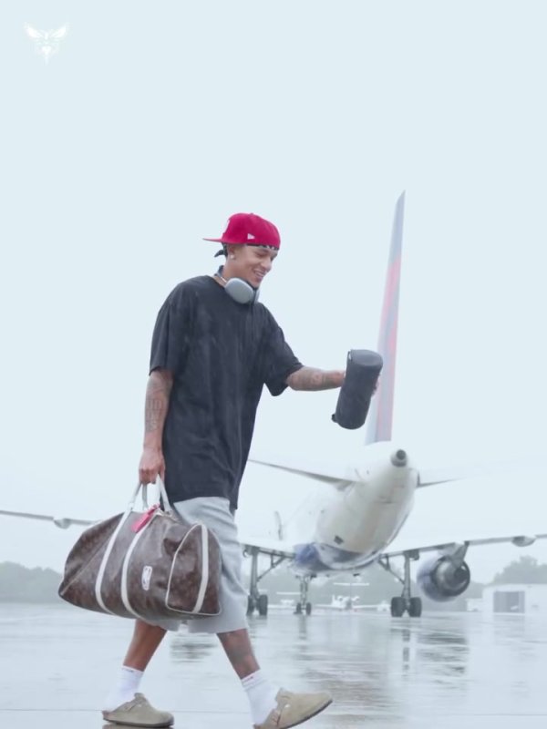 宇宙正下着不算小的雨体育集锦