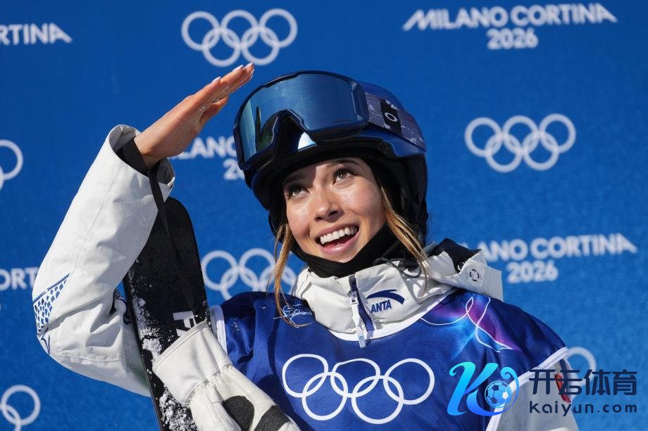 [图]谷爱凌冬奥会U型地方时候卫冕 中国队包揽冠亚军